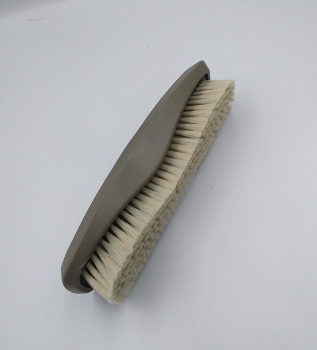 Wahl Soft Body Brush – Horse Grooming Brush with Soft Bristles, Narrow Ergonomic Design for Small Hands, No Strap
